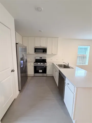 $1,950 | 18712 Loom Drive, Conroe, TX 77306