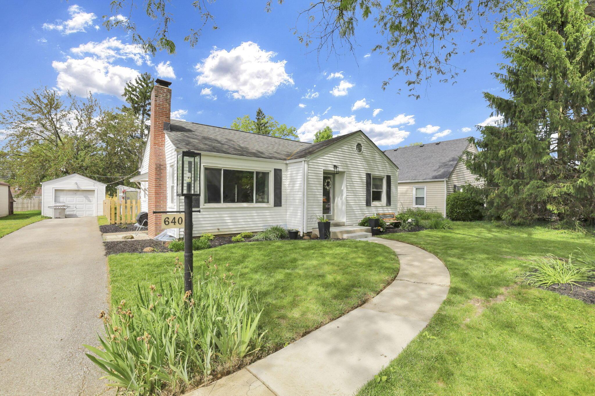 640 East Beaumont Road Columbus, OH 43214 - Photo 4 of 58 Gallery Image 4