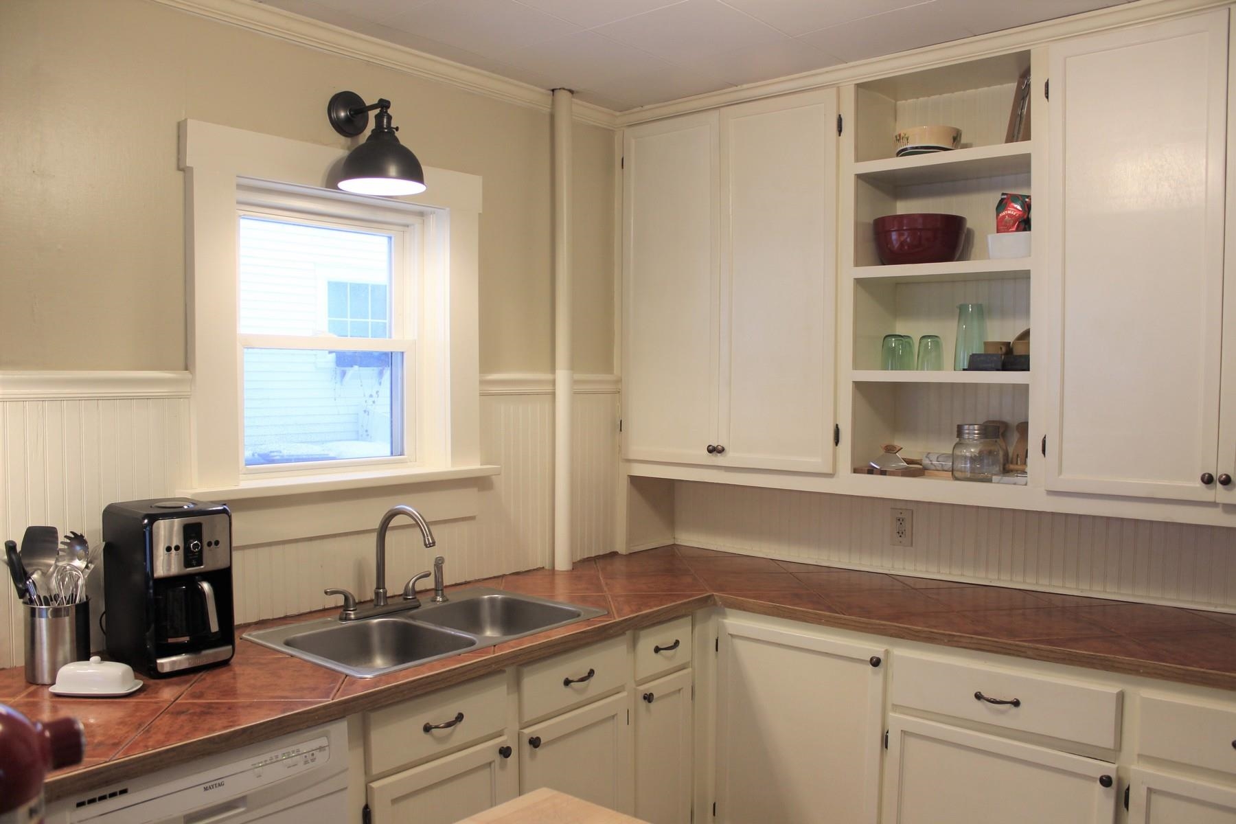110 Fairview Avenue Rutland, VT 05701 - Photo 3 of 18