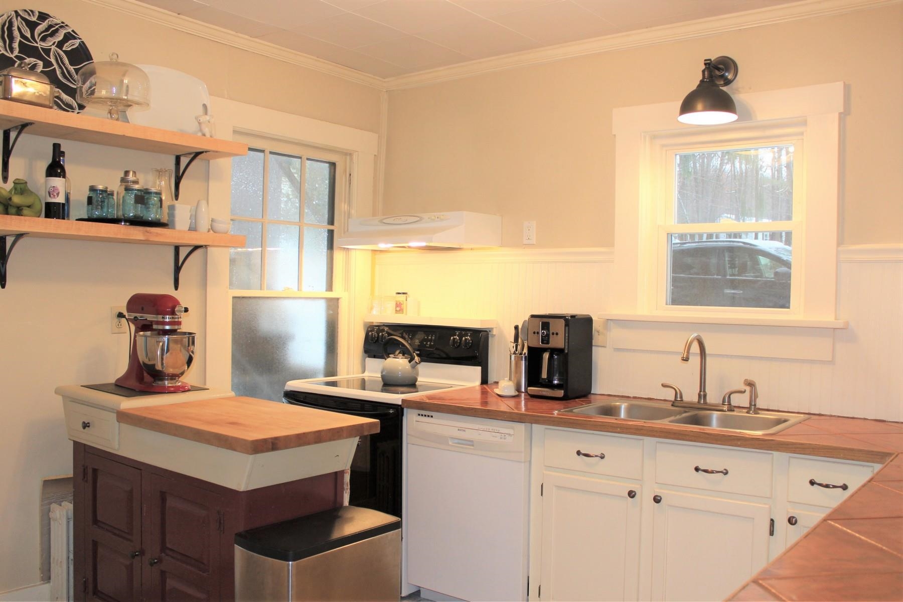 110 Fairview Avenue Rutland, VT 05701 - Photo 4 of 18