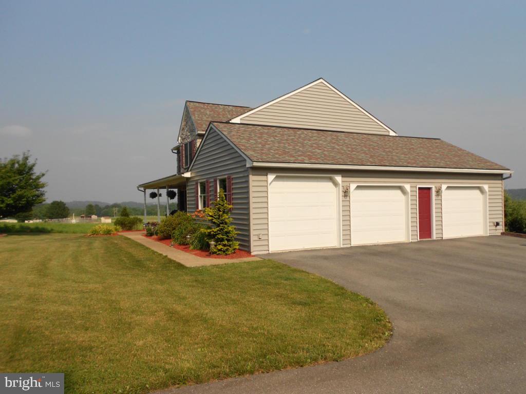 285 Dead End Road Lititz, PA 17543 - Photo 3 of 38