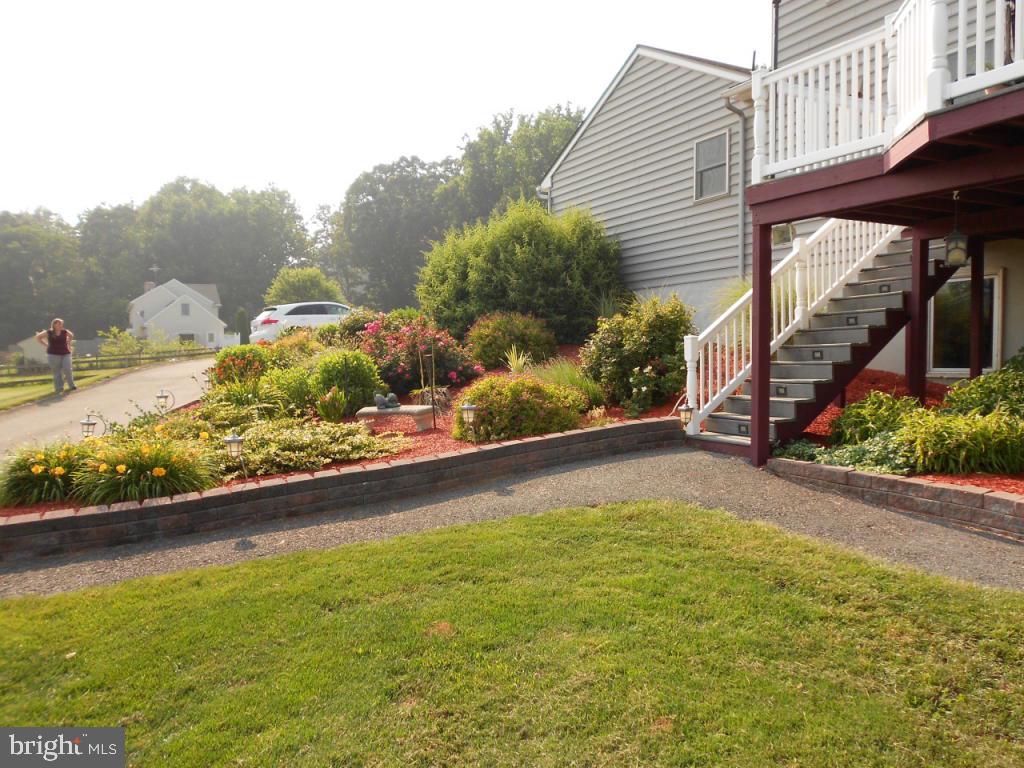 285 Dead End Road Lititz, PA 17543 - Photo 8 of 38
