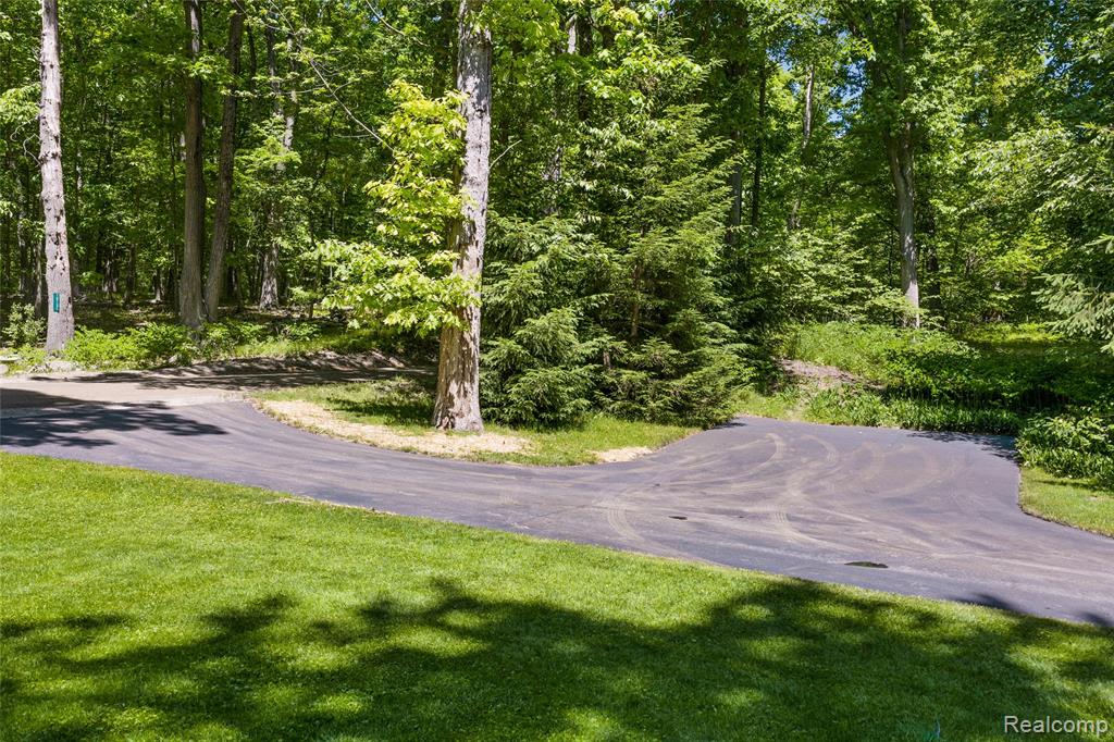 10100 Bridge Lake Road Clarkston, MI 48348 - Photo 32 of 39