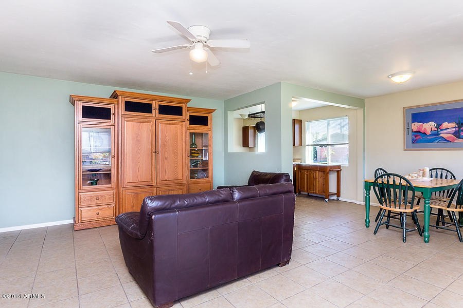 1242 East Almeria Road Phoenix, AZ 85006 - Photo 7 of 24 LR 3