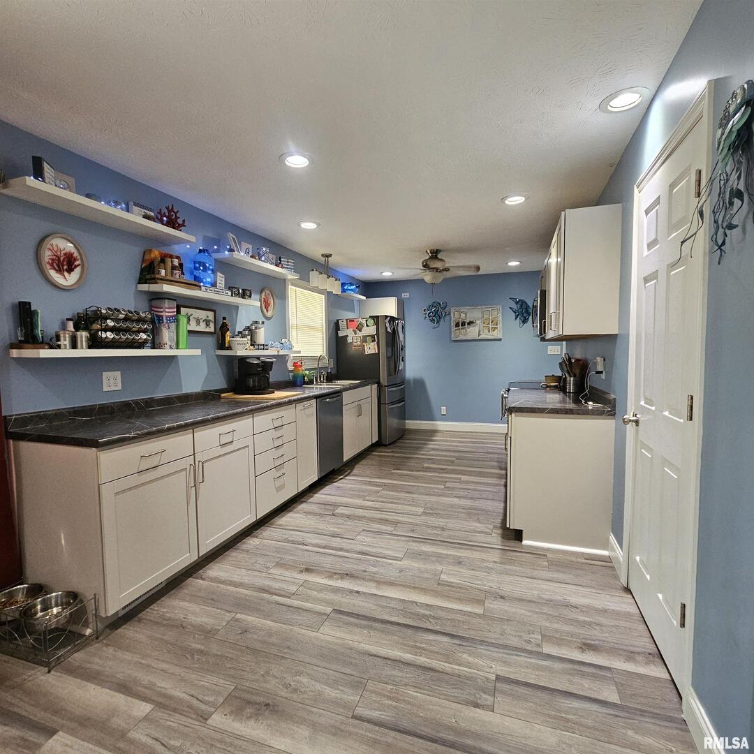 1011 Blueberry Hill Avenue Mount Vernon, IL 62864 - Photo 12 of 45