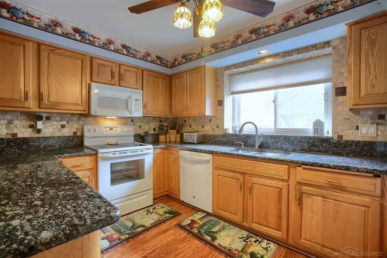 46324 Fairwind Road Macomb, MI 48044 - Photo 10 of 34