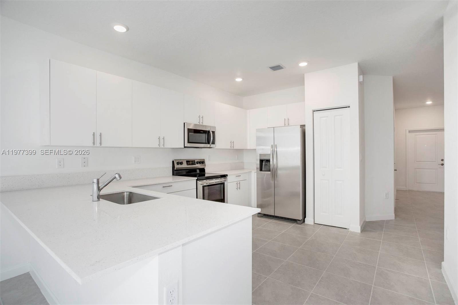 28593 Southwest 134th Court, Unit 28593 Homestead, FL 33033 - Photo 6 of 23