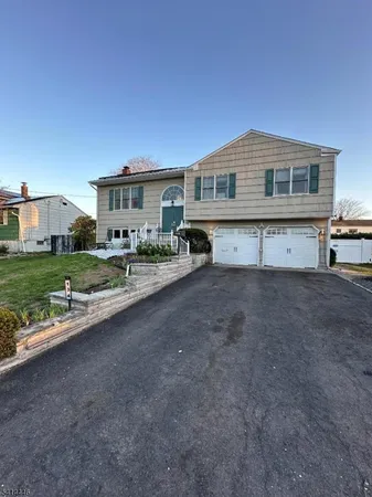 $639,999 | 134 Benart Place, Middlesex, NJ 08846