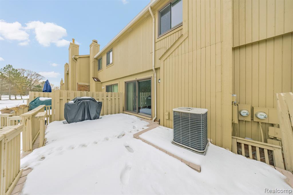 694 Tennyson Rochester Hills, MI 48307 - Photo 26 of 28