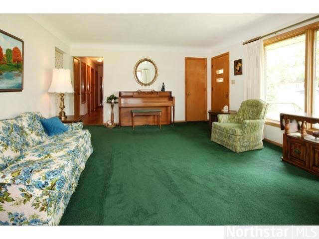 380 County Rd B East Maplewood, MN 55117 - Photo 12 of 18 Gallery Image 12