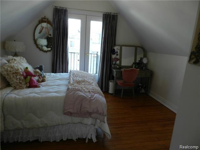 132 Albertson Street Rochester, MI 48307 - Photo 26 of 44 GetMediaELAT8RKV.jpg