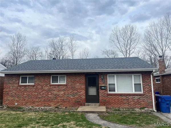 $170,000 | 8456 Braddock Drive, University City, MO 63132