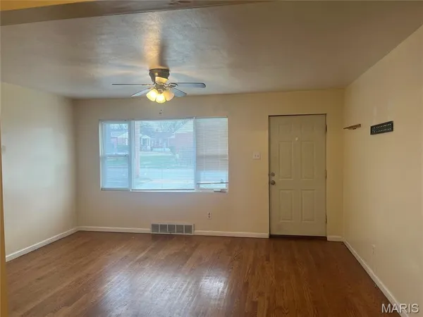 $170,000 | 8456 Braddock Drive, University City, MO 63132