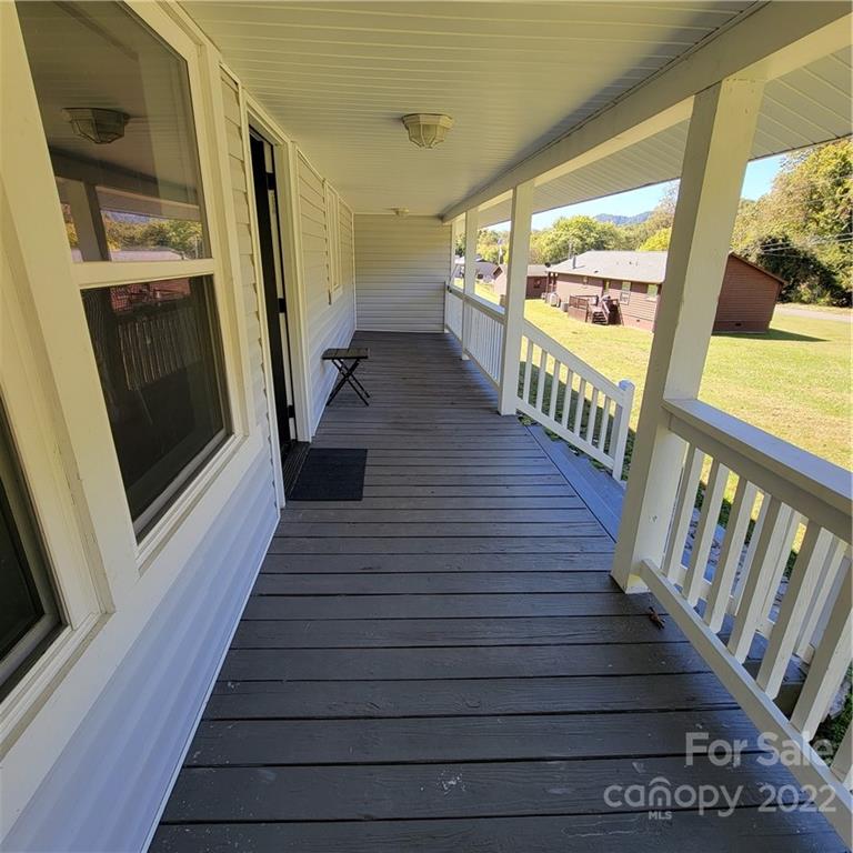 26 Possum Trot Road Bakersville, NC 28705 - Photo 8 of 22 a view of an entryway
