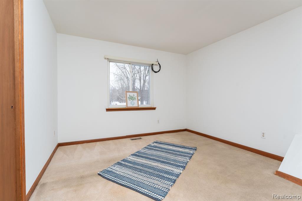 5787 Byron Road Howell, MI 48855 - Photo 23 of 51