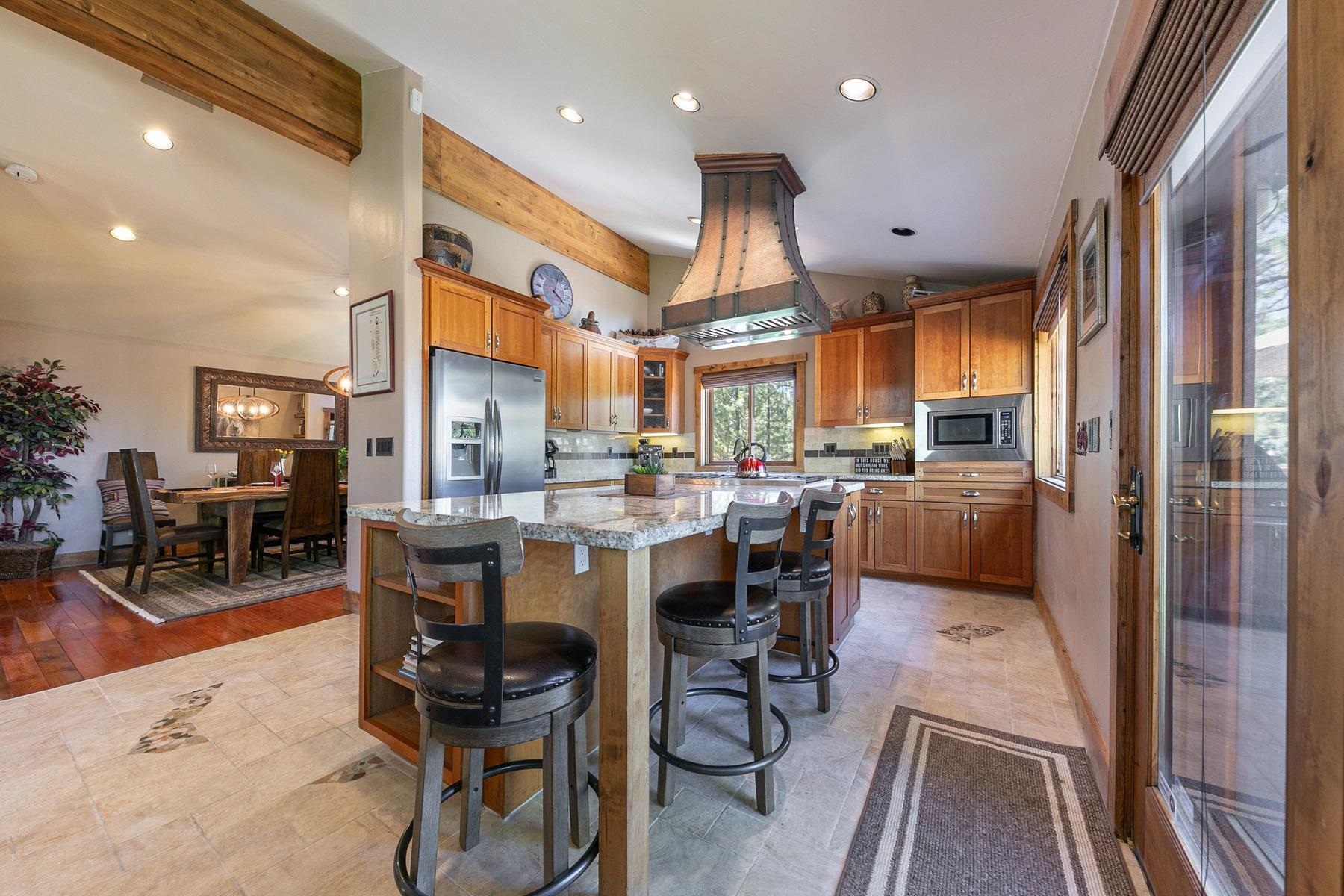 13165 Pinnacle Loop Truckee, CA 96161 - Photo 9 of 28