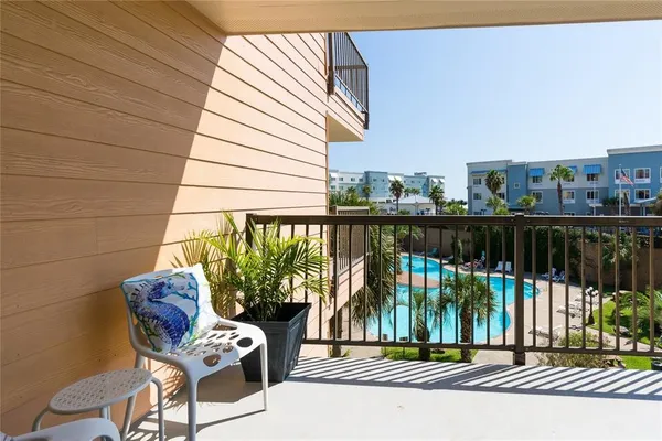 $1,400 | 9520 Seawall Boulevard, Unit 235, Galveston, TX 77554