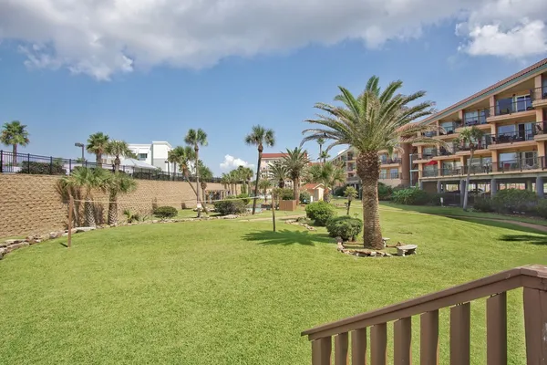 $1,400 | 9520 Seawall Boulevard, Unit 235, Galveston, TX 77554