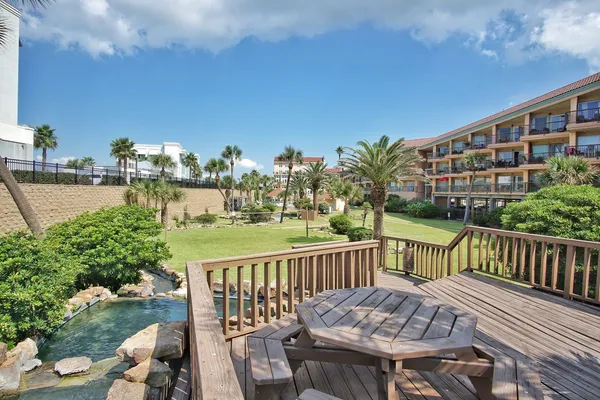 $1,400 | 9520 Seawall Boulevard, Unit 235, Galveston, TX 77554