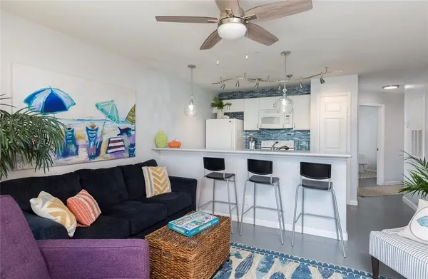 $1,400 | 9520 Seawall Boulevard, Unit 235, Galveston, TX 77554