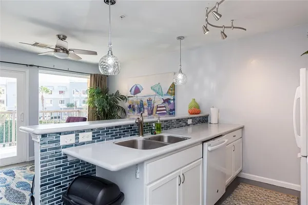 $1,400 | 9520 Seawall Boulevard, Unit 235, Galveston, TX 77554