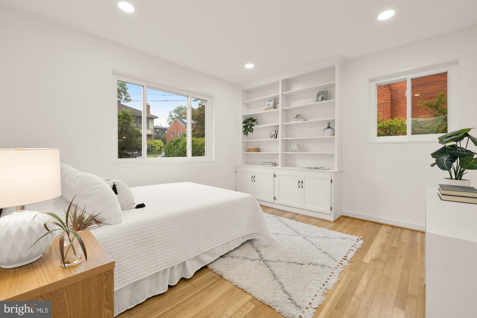 6232 18th Road North Arlington, VA 22205 - Photo 23 of 43 a spacious bedroom with a bed and a window