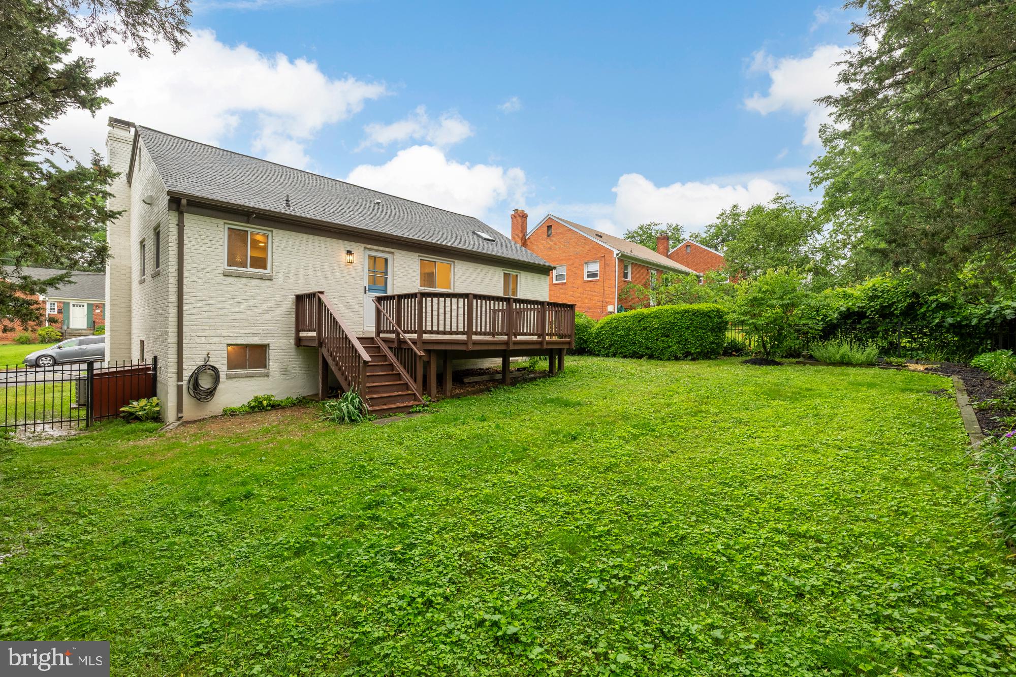 6232 18th Road North Arlington, VA 22205 - Photo 41 of 43 a view of a house with a backyard