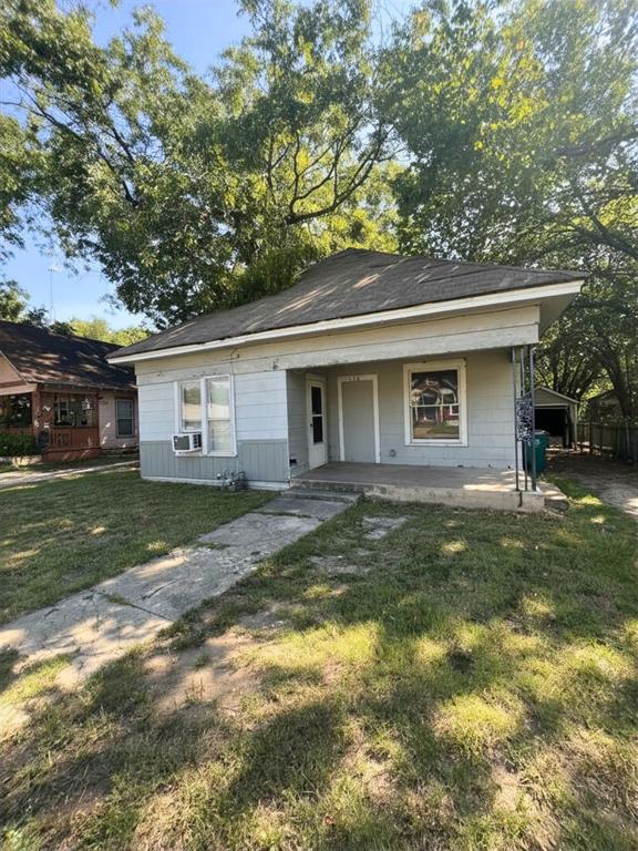 728 Ritchey Street Gainesville, TX 76240 - Photo 3 of 37