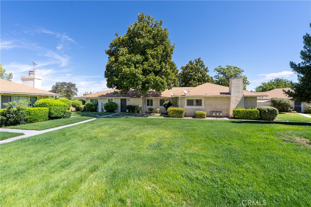 121 Flag Way, Unit C Paso Robles, CA 93446 - Photo 2 of 38