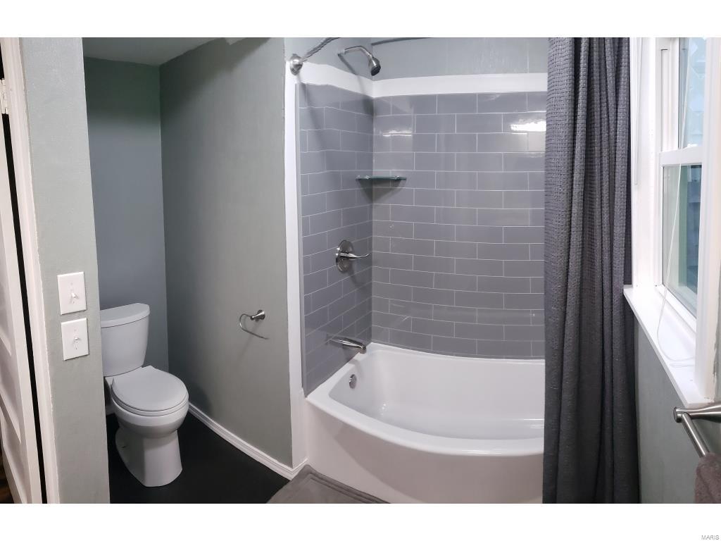 8318 Old Lebanon Troy Road Troy, IL 62294 - Photo 16 of 36 Gallery Image 16