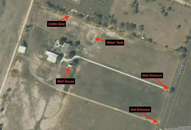 $800,000 | 800 County Road 125, Elmendorf, TX 78112