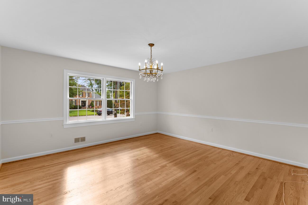 6317 Lenox Road Bethesda, MD 20817 - Photo 13 of 32 Gallery Image 13