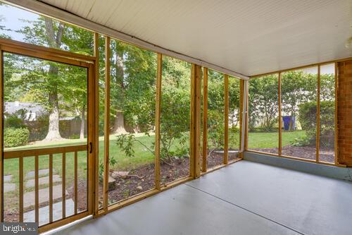 6317 Lenox Road Bethesda, MD 20817 - Photo 7 of 32 Screen Porch