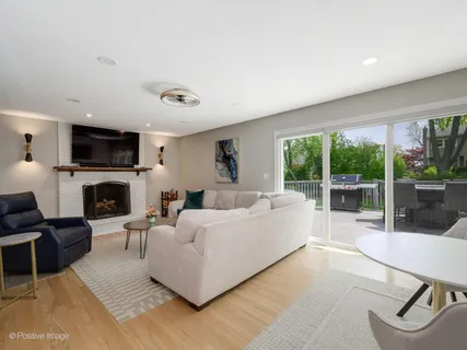 $775,000 | 1615 South Kaspar Avenue, Arlington Heights, IL 60005