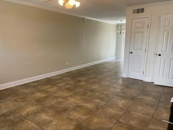 $1,250 | 616 Clearview Parkway, Metairie, LA 70001