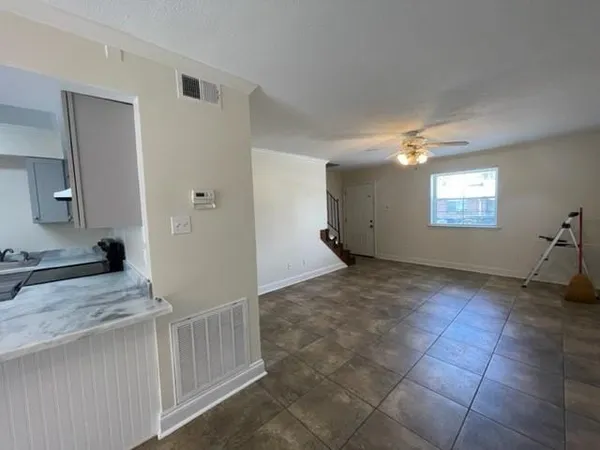 $1,250 | 616 Clearview Parkway, Metairie, LA 70001
