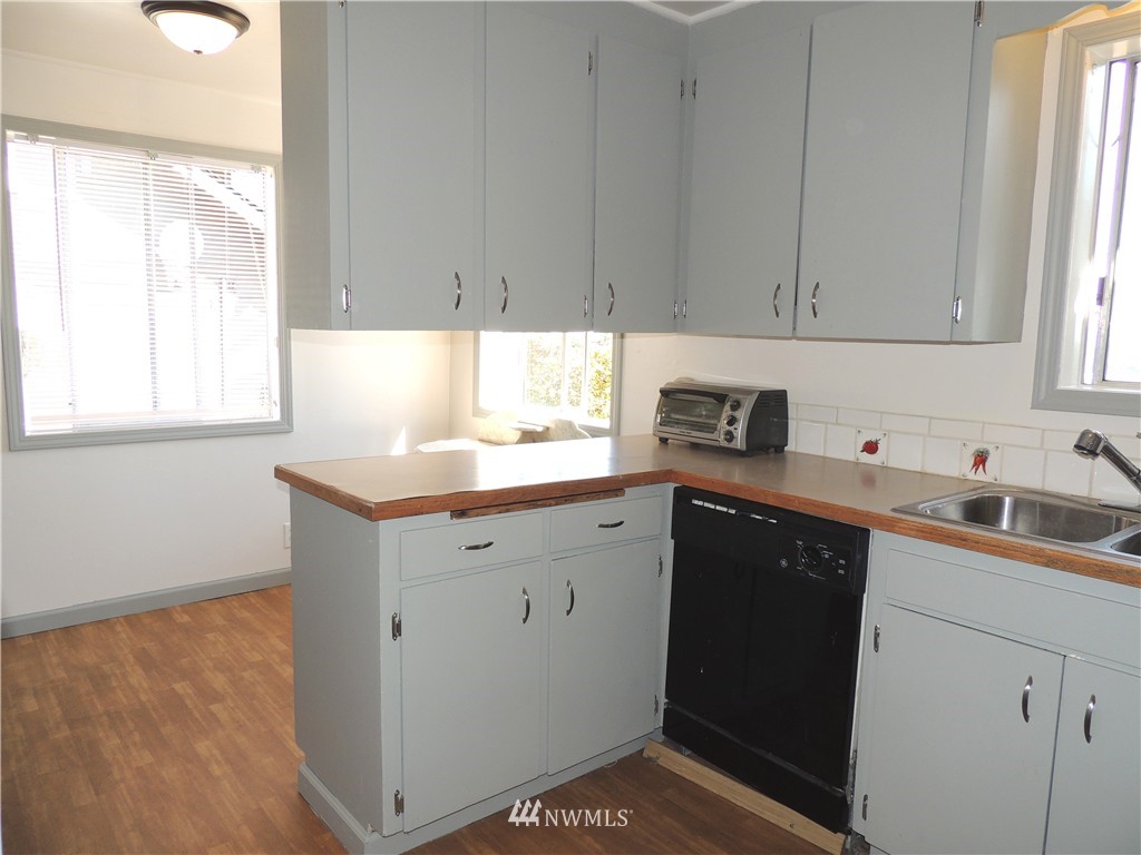 3707 Rockefeller Avenue Everett, WA 98201 - Photo 8 of 25