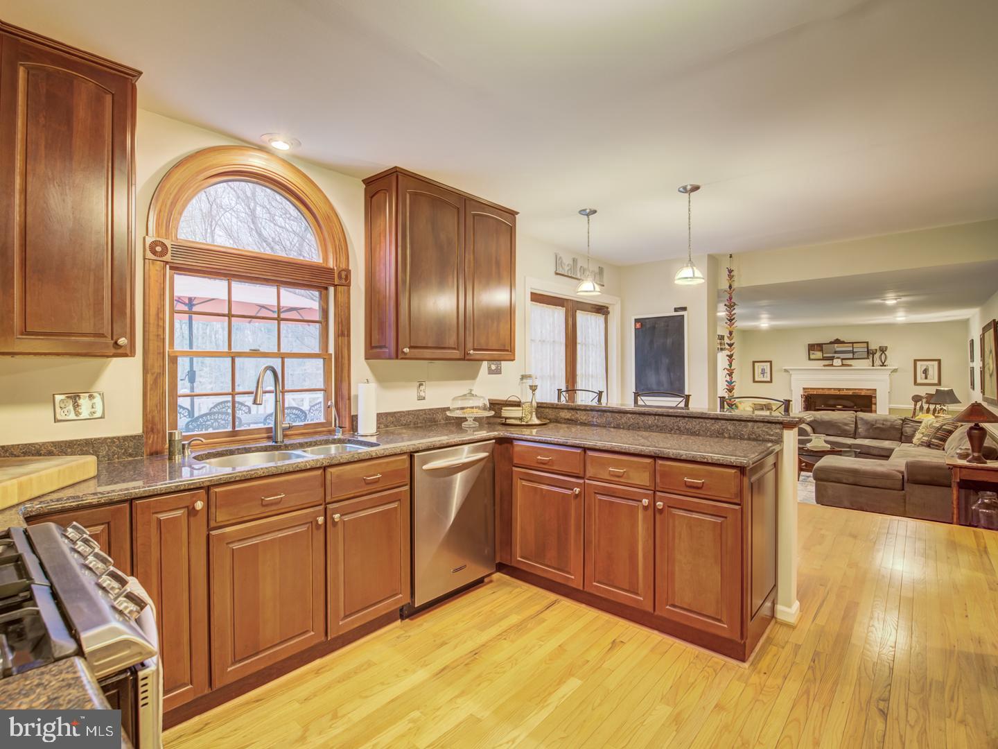 7360 Clifton Road Clifton, VA 20124 - Photo 17 of 72 floors are oak not yellow penisula countertops