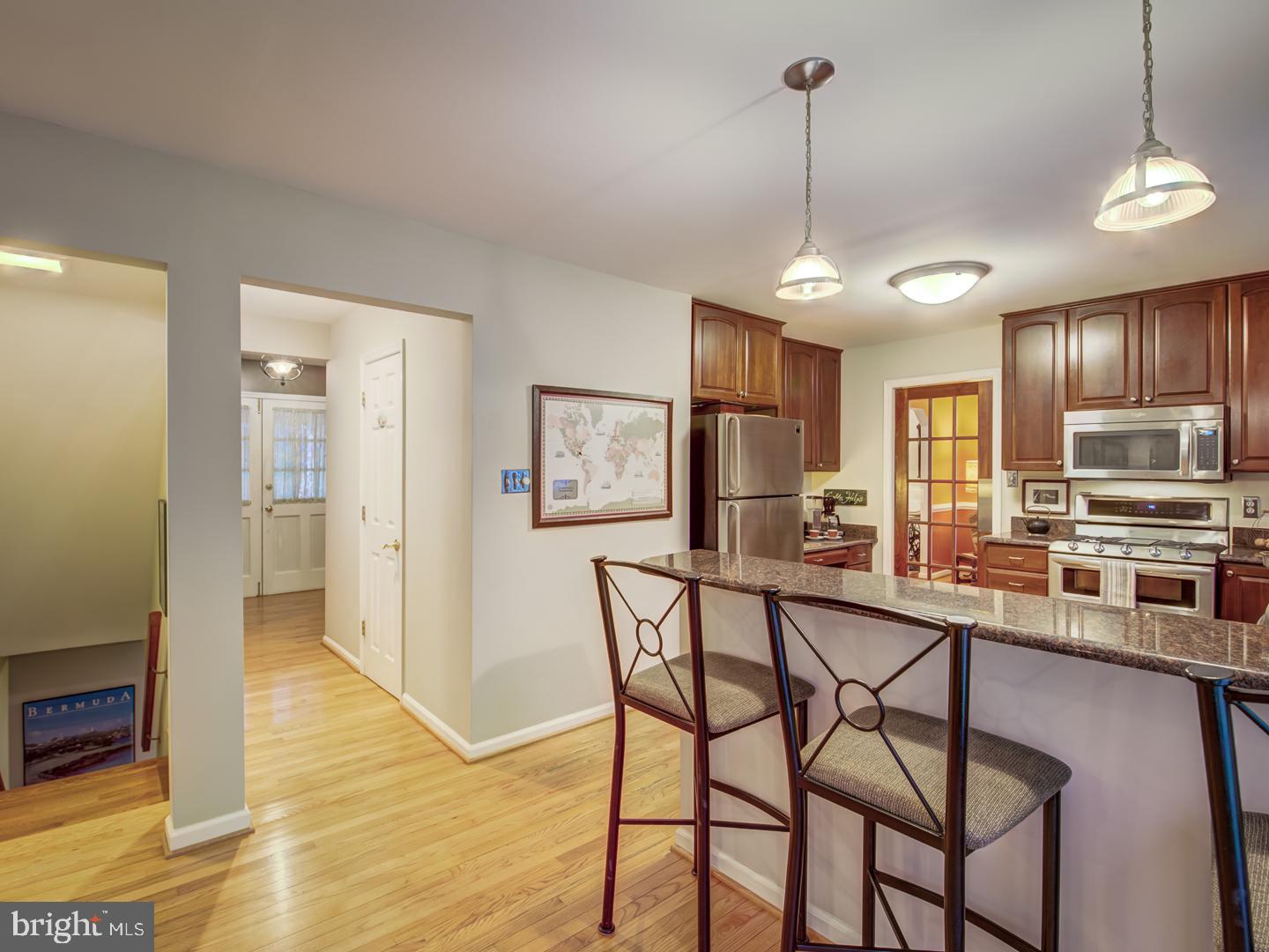 7360 Clifton Road Clifton, VA 20124 - Photo 26 of 72 breakfast bar