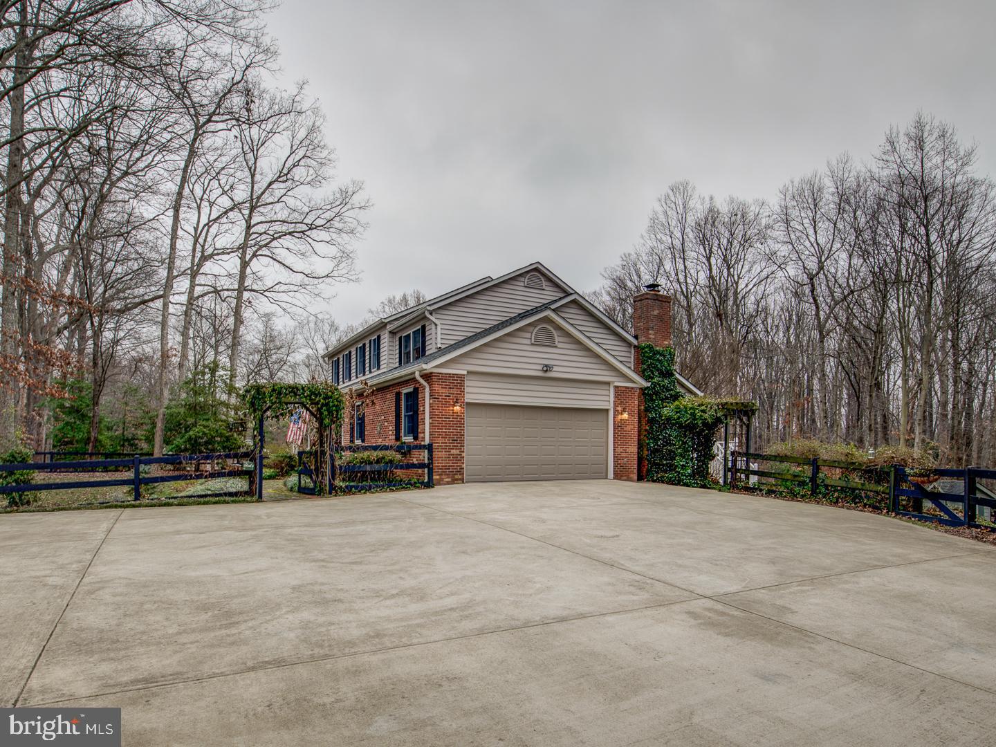 7360 Clifton Road Clifton, VA 20124 - Photo 4 of 72 large parking area and turnaround area