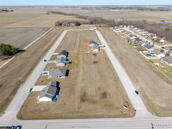 $35,980 | 4923 Fitz James Crossing, Highland, IL 62249