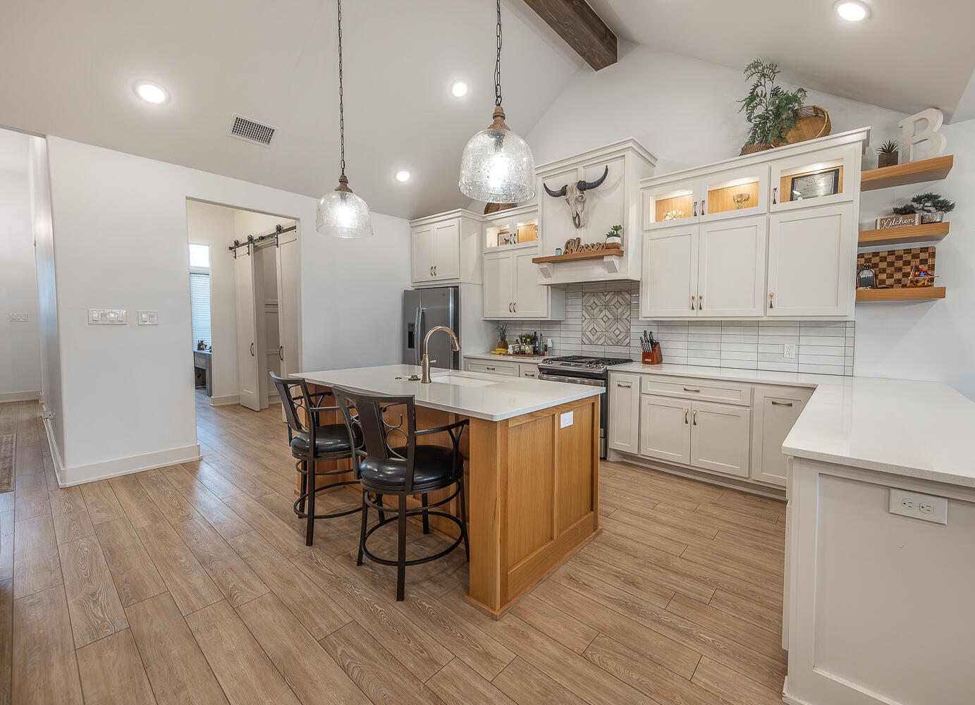 7016 17th Street Lubbock, TX 79416 - Photo 8 of 33 2L9A5122-2