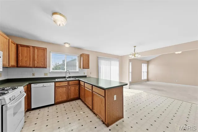 $424,000 | 213 Black Oak Drive, St. Peters, MO 63376