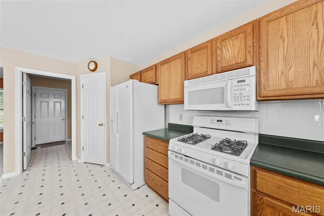 $424,000 | 213 Black Oak Drive, St. Peters, MO 63376