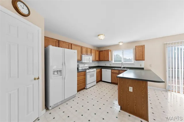 $424,000 | 213 Black Oak Drive, St. Peters, MO 63376