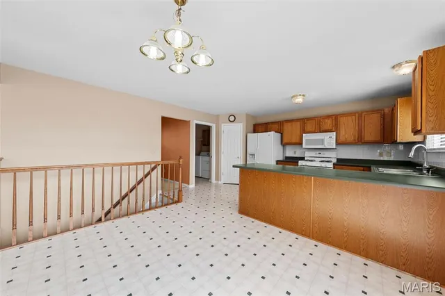 $424,000 | 213 Black Oak Drive, St. Peters, MO 63376