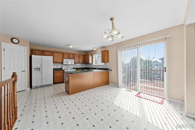 $424,000 | 213 Black Oak Drive, St. Peters, MO 63376