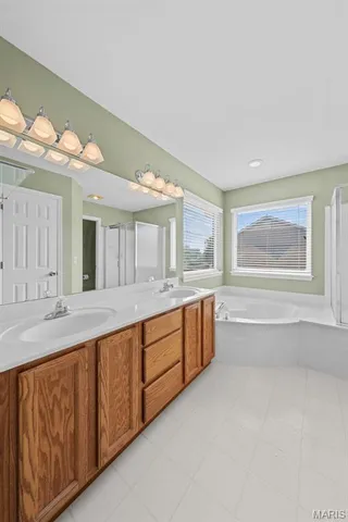 $424,000 | 213 Black Oak Drive, St. Peters, MO 63376