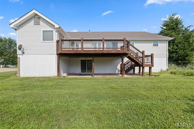 $424,000 | 213 Black Oak Drive, St. Peters, MO 63376