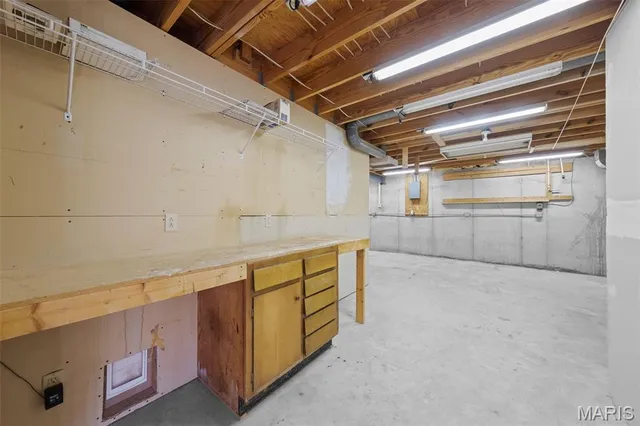 $424,000 | 213 Black Oak Drive, St. Peters, MO 63376